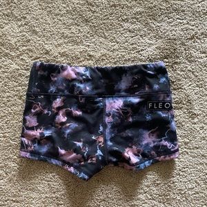 Fleo small
2.5" inseam
Mid rise